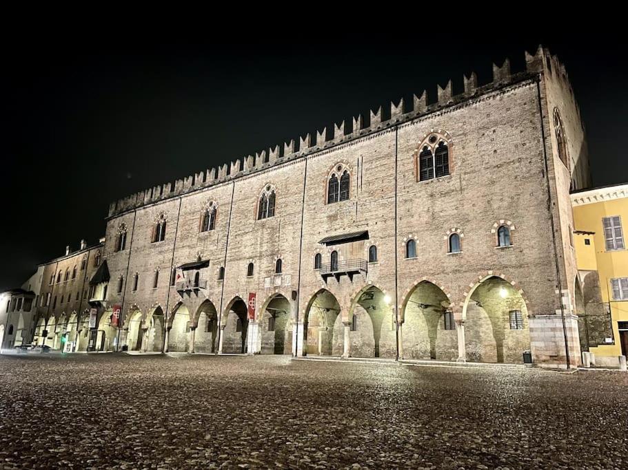 Wonderful Central Apartment! Mantua Buitenkant foto